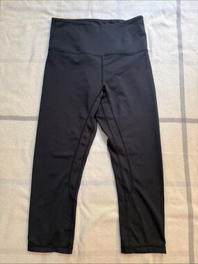 Black Cropped Leggings Size Medium